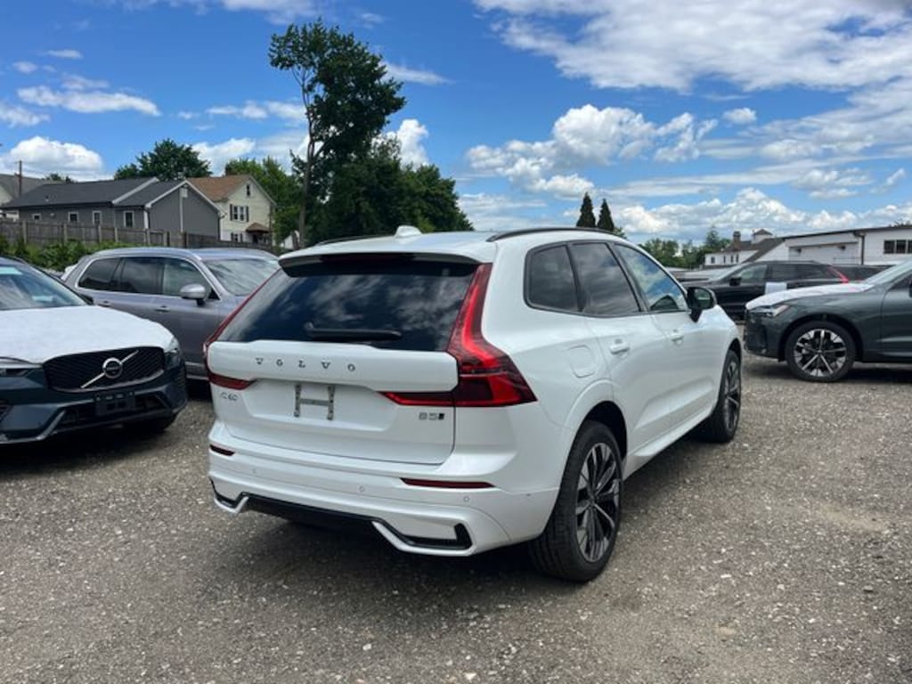 New 2026 Volvo XC60 B5 Plus SUV