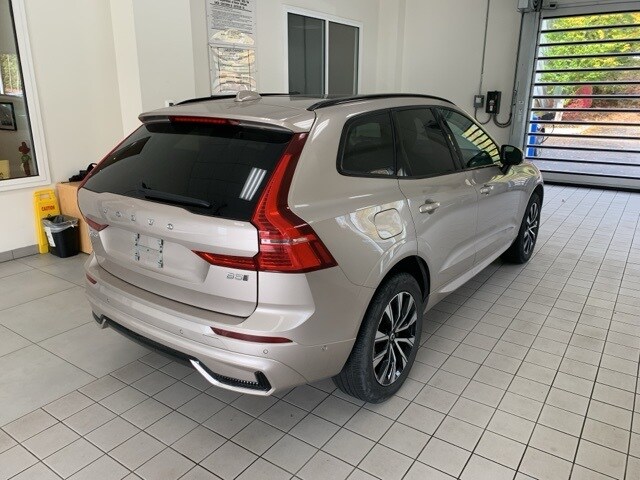 2025 Volvo XC60 B5 Plus photo 4