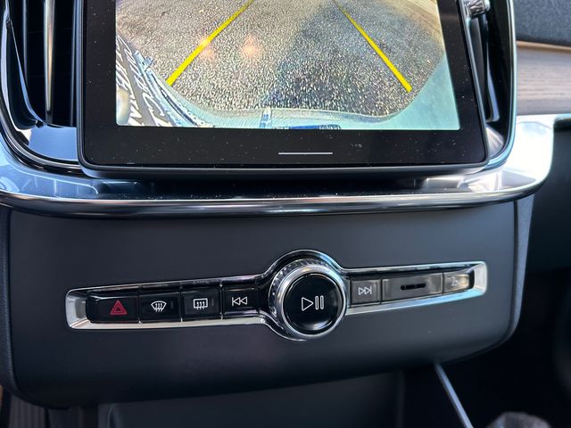 2026 Volvo XC90 Plus - Photo 18