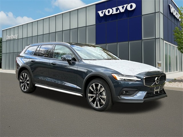 2026 Volvo V60 Cross Country Ultra's photo
