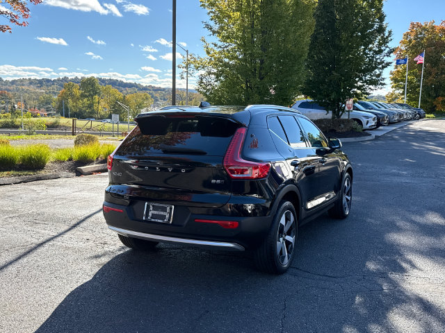 Certified 2024 Volvo XC40 B5 Core SUV