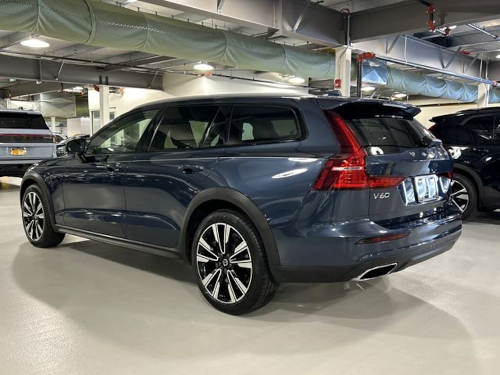 Used 2020 Volvo V60 Cross Country T5 Wagon