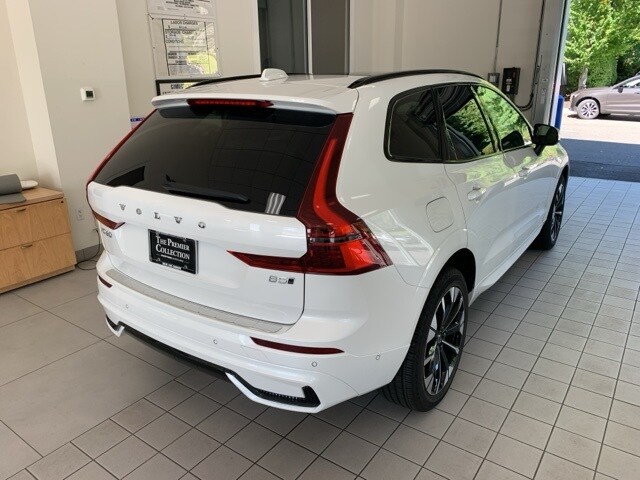 2026 Volvo XC60 B5 Plus photo 4