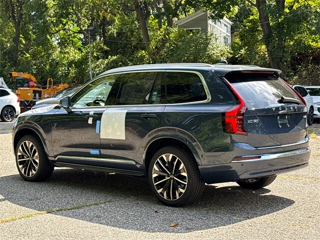 2026 Volvo XC90 T8 Plus photo 4