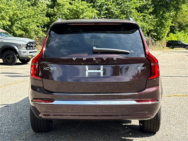 2026 Volvo XC90 B5 Core photo 2
