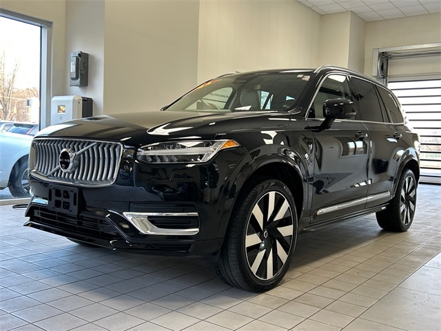 2024 Volvo XC90 Plus's photo