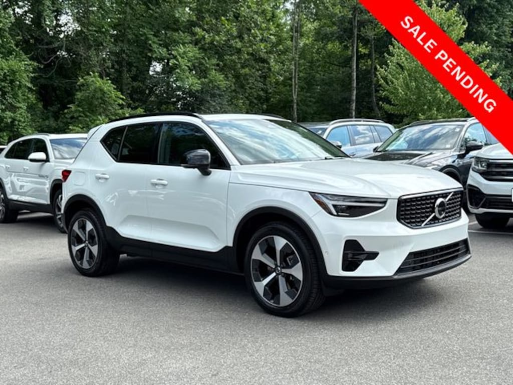 Used 2026 Volvo XC40 B5 Plus SUV