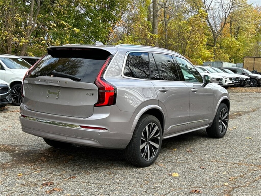 New 2026 Volvo XC90 B5 Core SUV