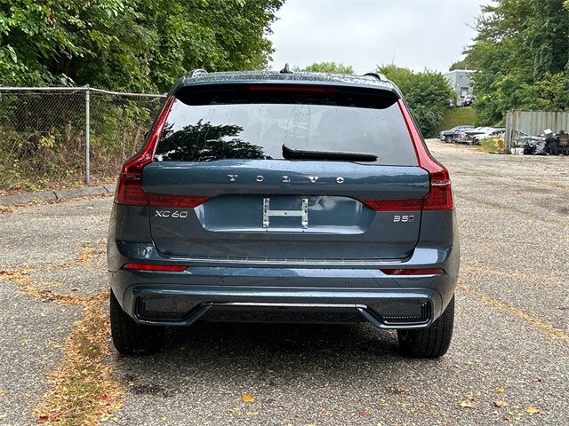 2026 Volvo XC60 B5 Plus photo 3