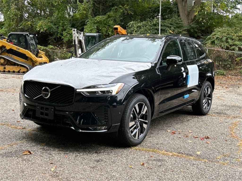 New 2026 Volvo XC60 B5 Plus SUV