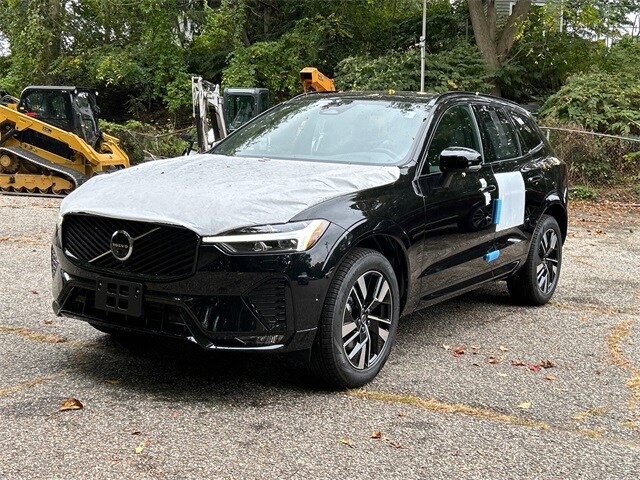 2026 Volvo XC60 B5 Plus photo 3