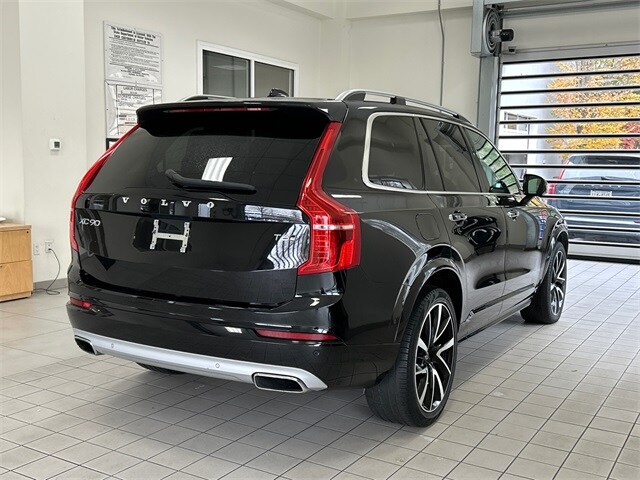 2019 Volvo XC90 T6 Momentum photo 2