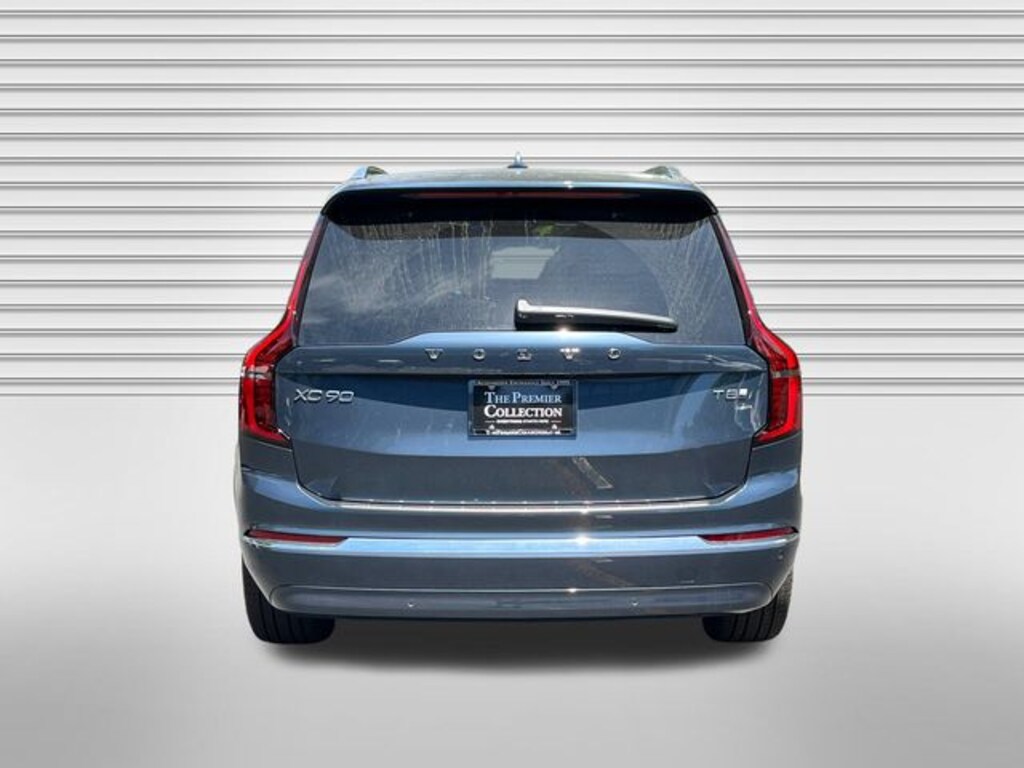 New 2026 Volvo XC90 plug-in hybrid T8 Core SUV