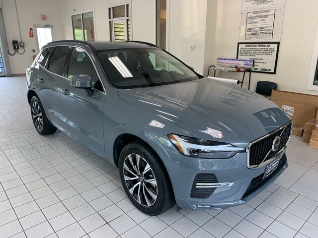 2023 Volvo XC60 B5 Core photo 3