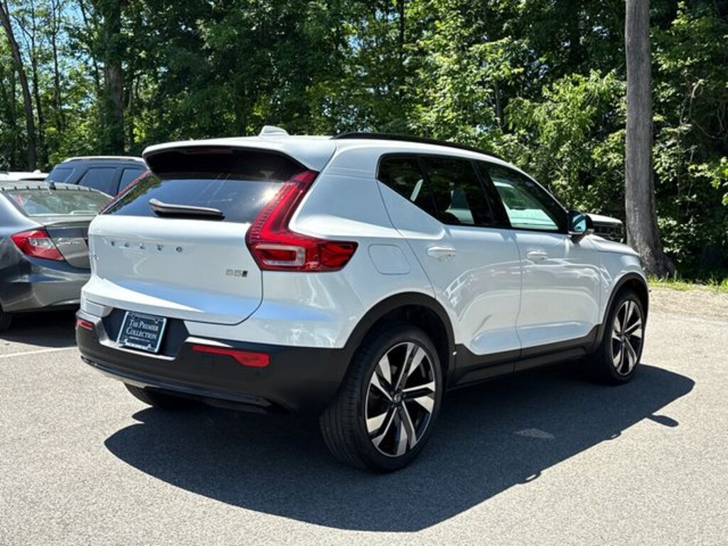 Used 2025 Volvo XC40 B5 Plus Dark Theme SUV