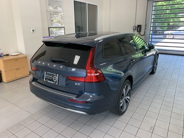 2024 Volvo V60 Cross Country B5 Plus photo 4