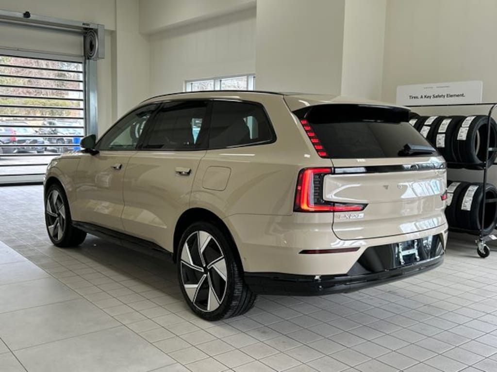 Certified 2025 Volvo EX90 Twin Motor Performance Ultra SUV