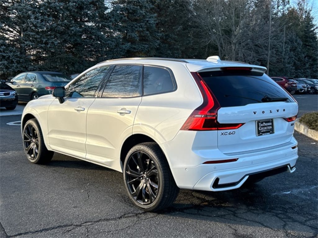 New 2026 Volvo XC60 B5 Ultra Black Edition SUV
