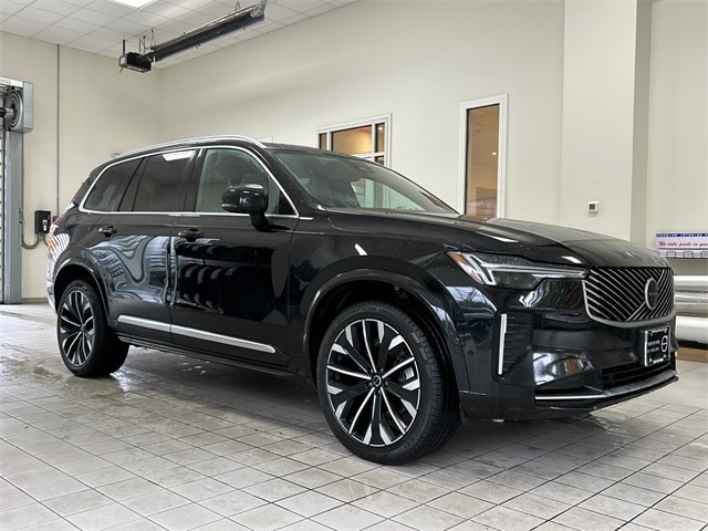 2025 Volvo XC90 Plus's photo