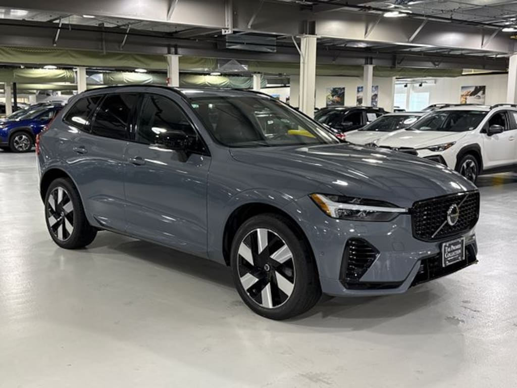 Used 2024 Volvo XC60 plug-in hybrid T8 Plus Dark Theme SUV
