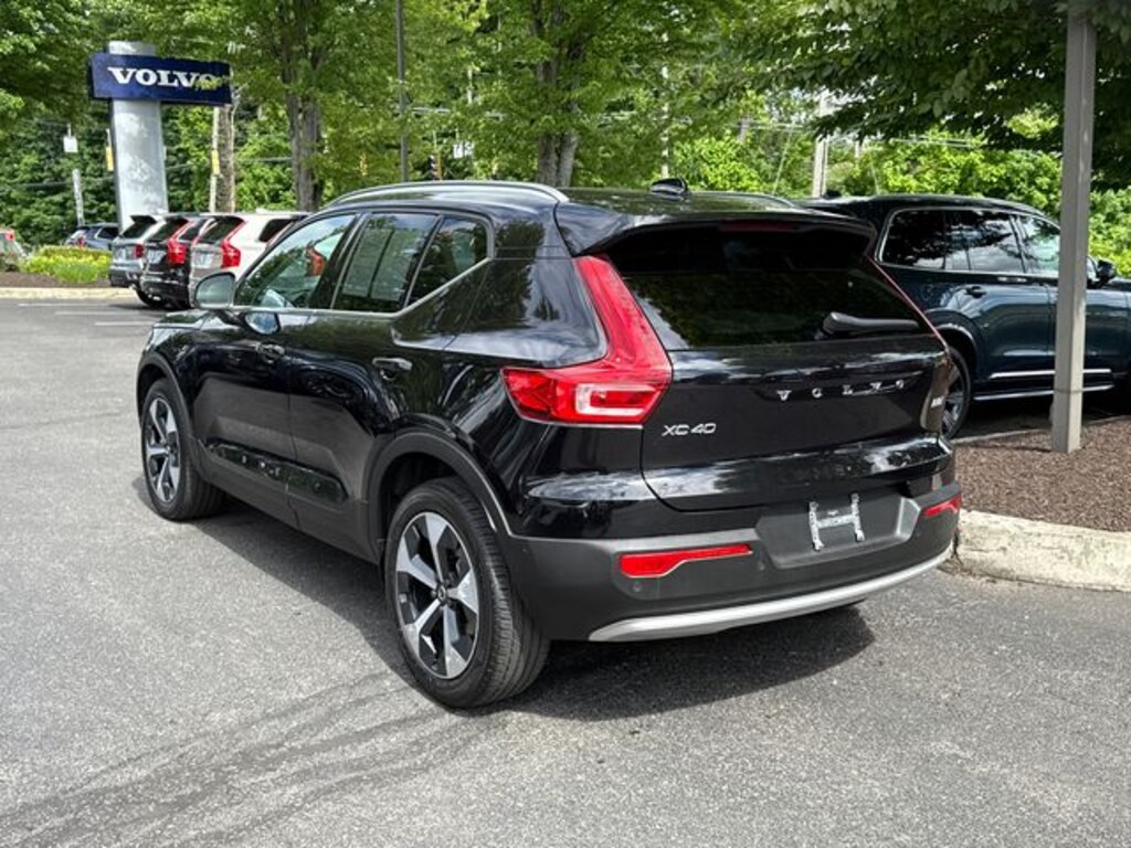 Certified 2025 Volvo XC40 B5 Plus Bright Theme SUV