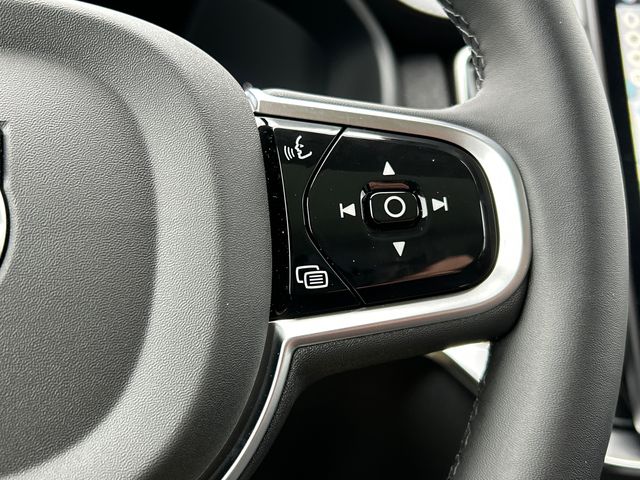 2026 Volvo XC90 Plus - Photo 13