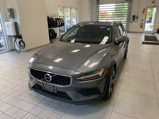 2020 Volvo V60 Cross Country