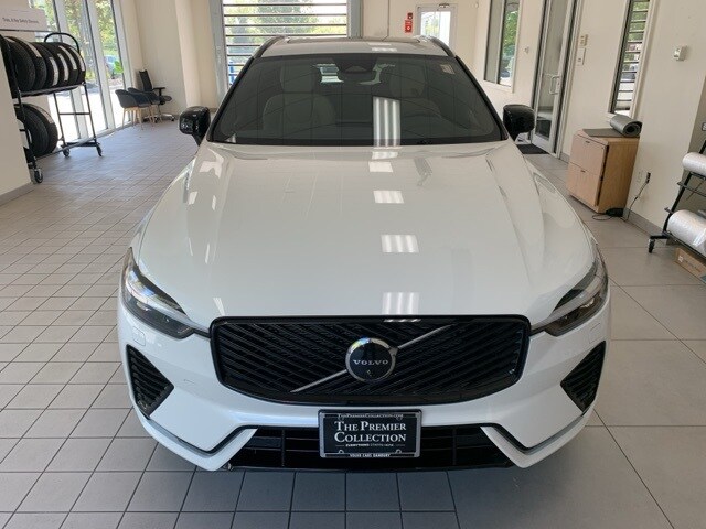 2026 Volvo XC60 B5 Plus photo 2