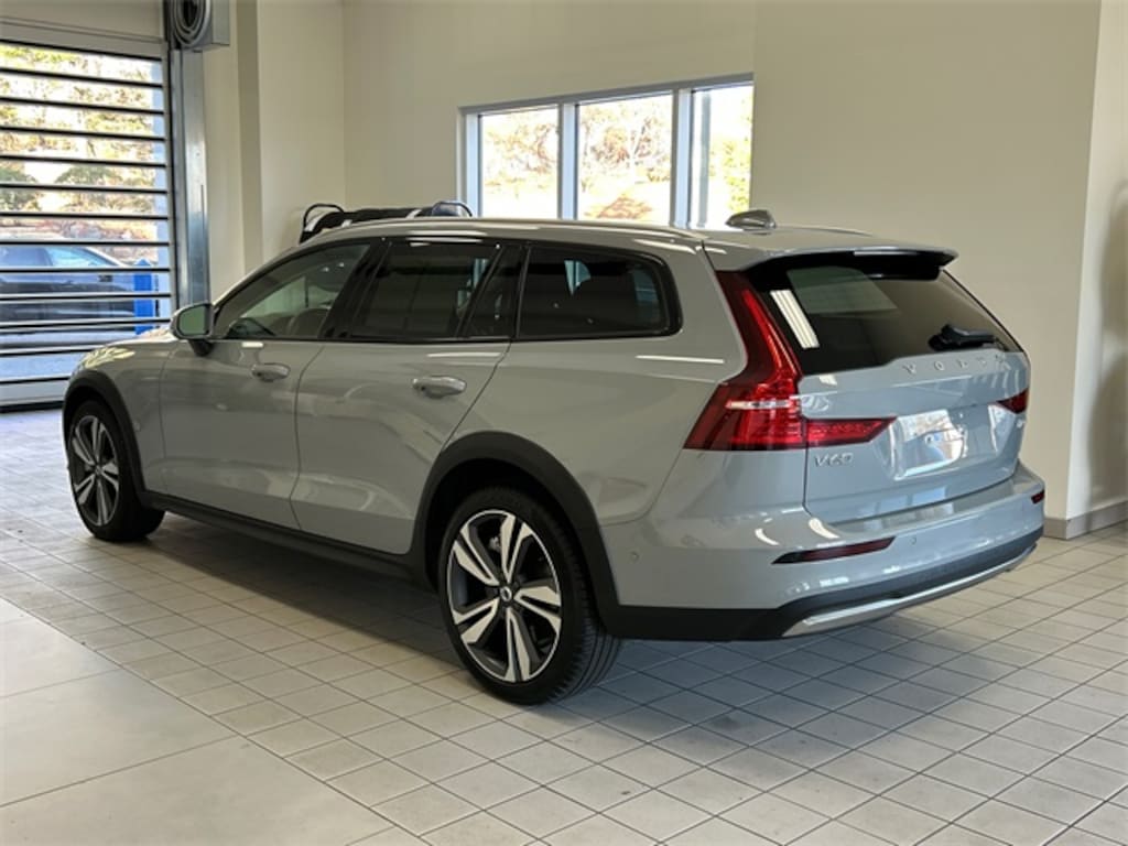 Certified 2025 Volvo V60 Cross Country B5 Plus Wagon
