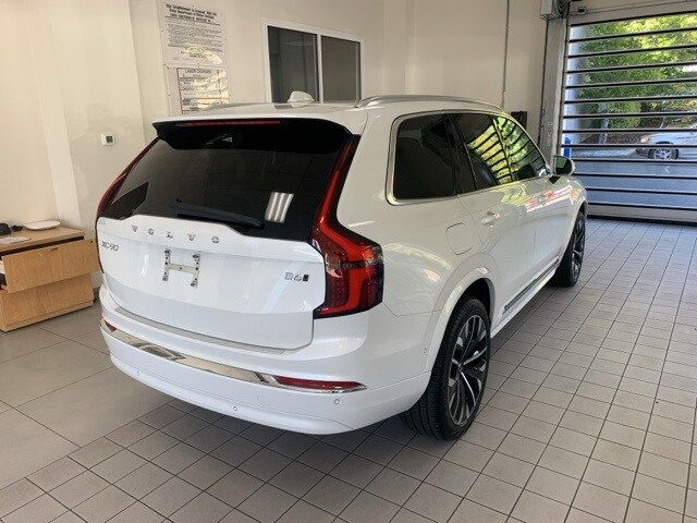 2026 Volvo XC90 Plus photo 4