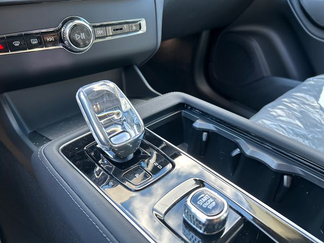 2026 Volvo XC90 Plus - Photo 19