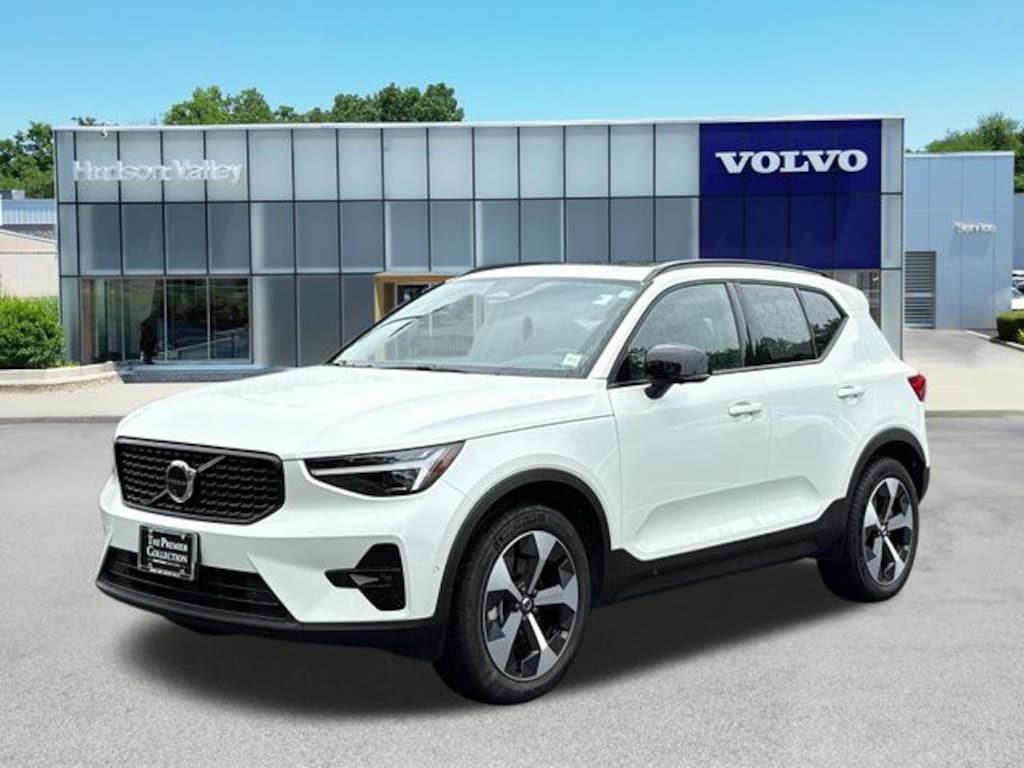 Used 2026 Volvo XC40 B5 Plus SUV