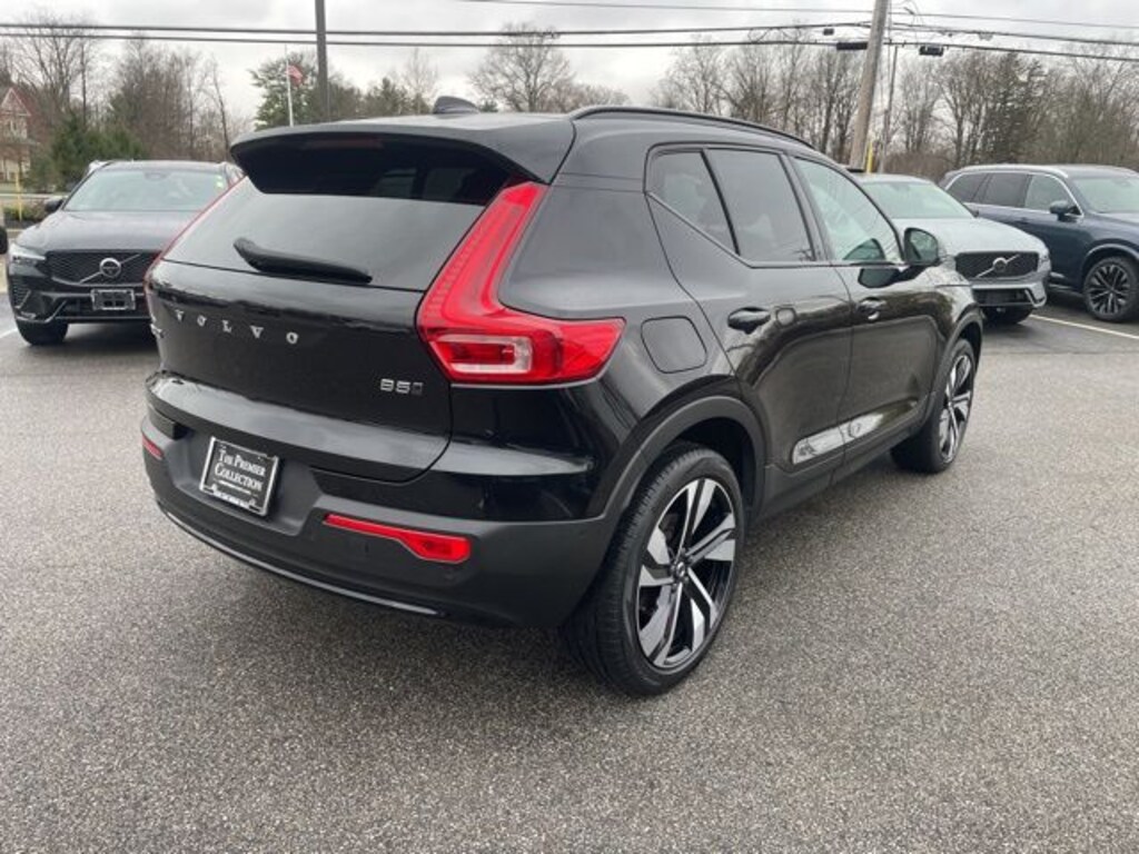 Used 2024 Volvo XC40 B5 Plus Dark Theme SUV