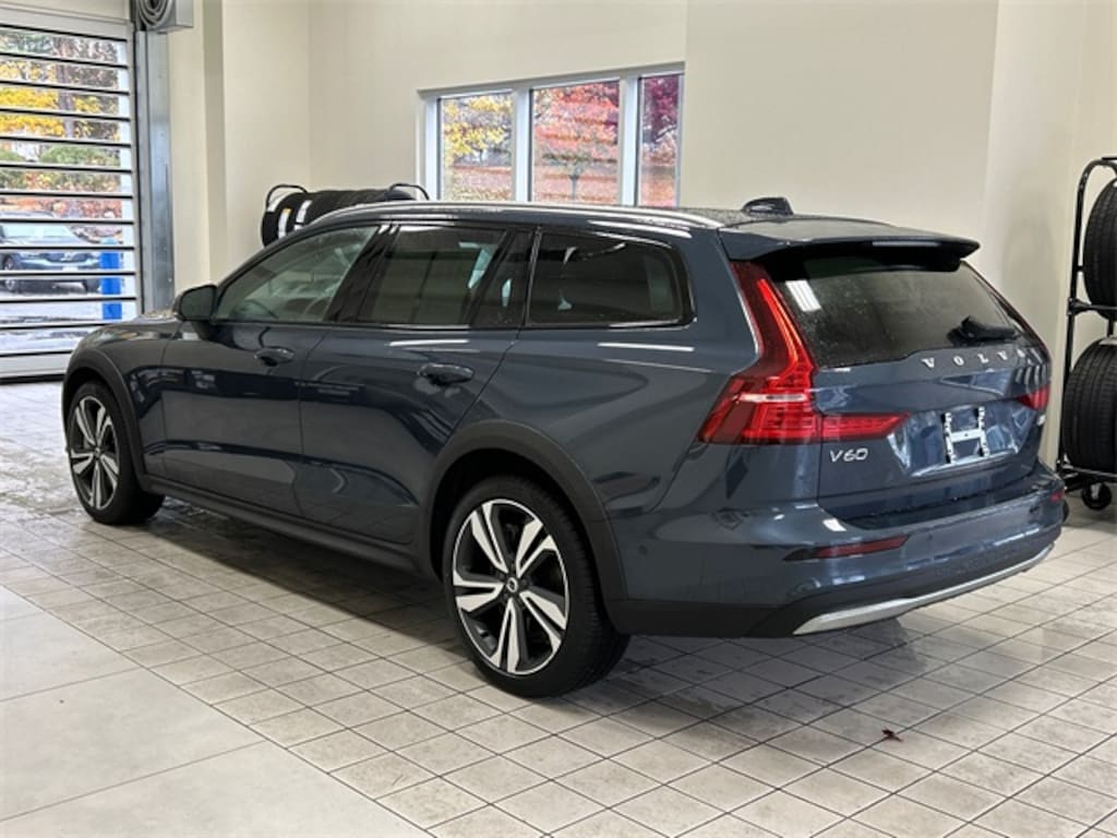 Certified 2025 Volvo V60 Cross Country B5 Plus Wagon