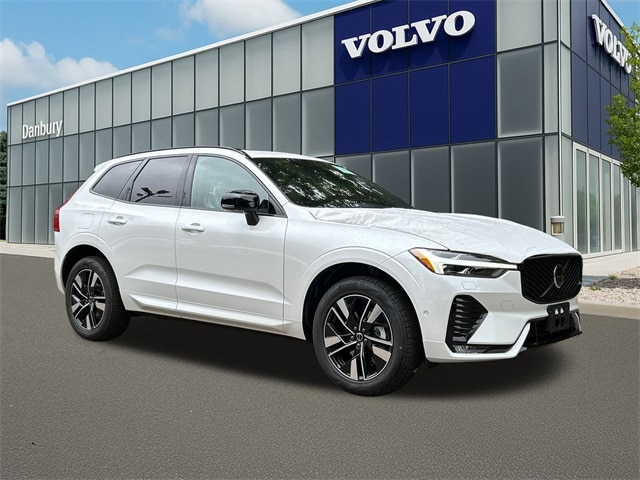2026 Volvo XC60 Plus's photo
