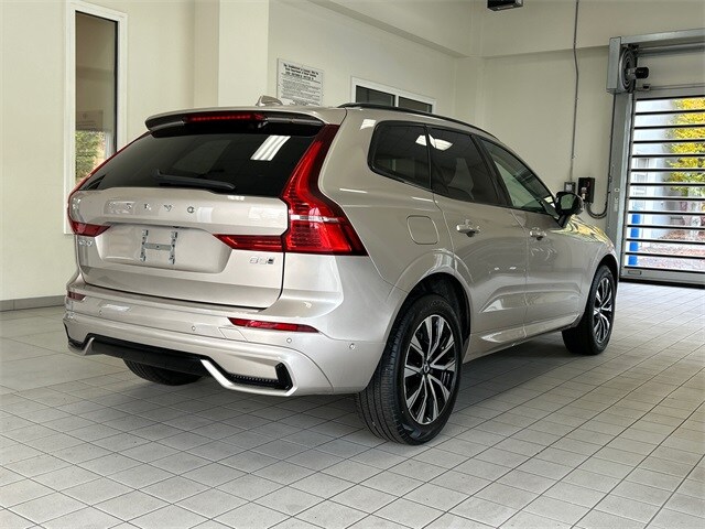 2025 Volvo XC60 B5 Plus photo 2