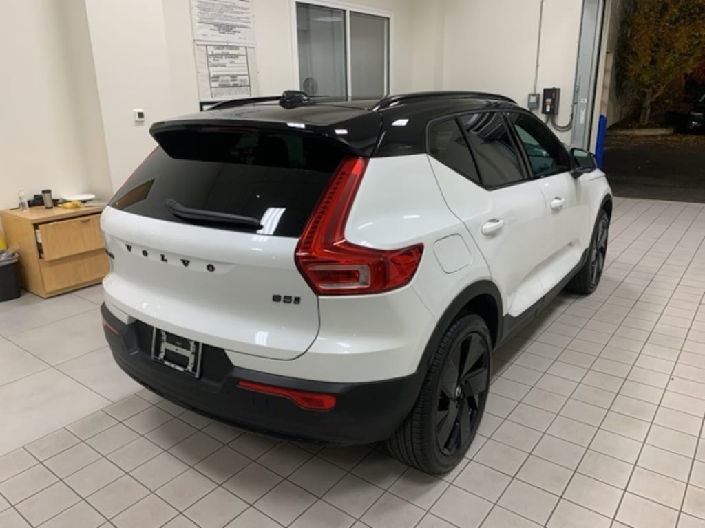 Used 2026 Volvo XC40 B5 Ultra Black Edition SUV