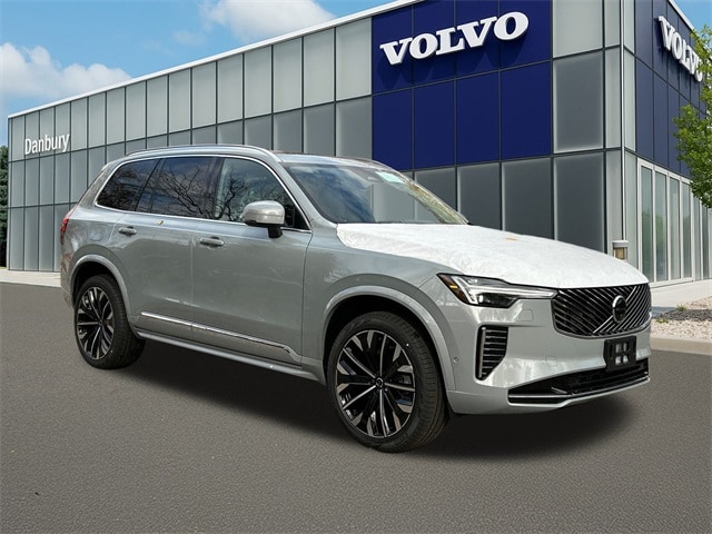 2026 Volvo XC90 Plus's photo