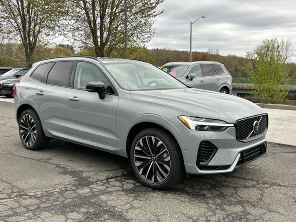 New 2026 Volvo XC60 plug-in hybrid T8 Ultra SUV