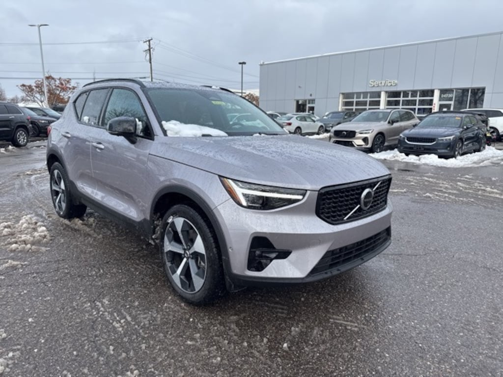 Used 2026 Volvo XC40 B5 Plus SUV