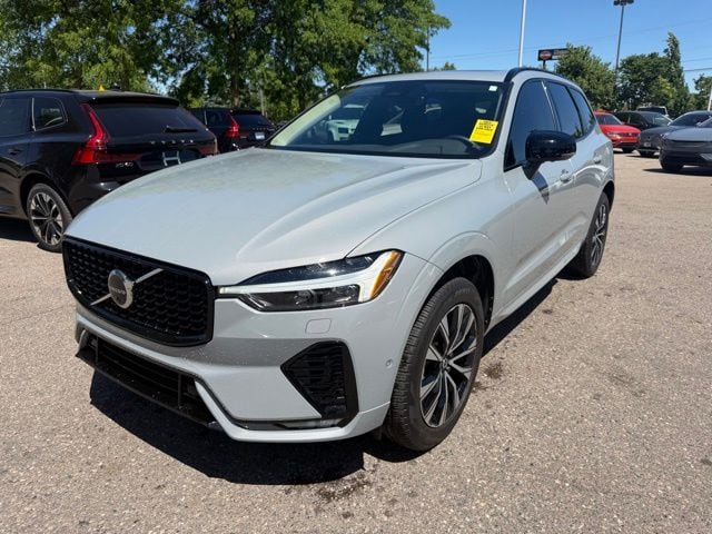 2025 Volvo XC60 B5 Plus Dark AWD's photo
