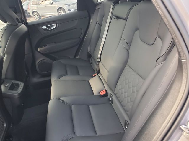 2026 Volvo XC60 Plus - Photo 31