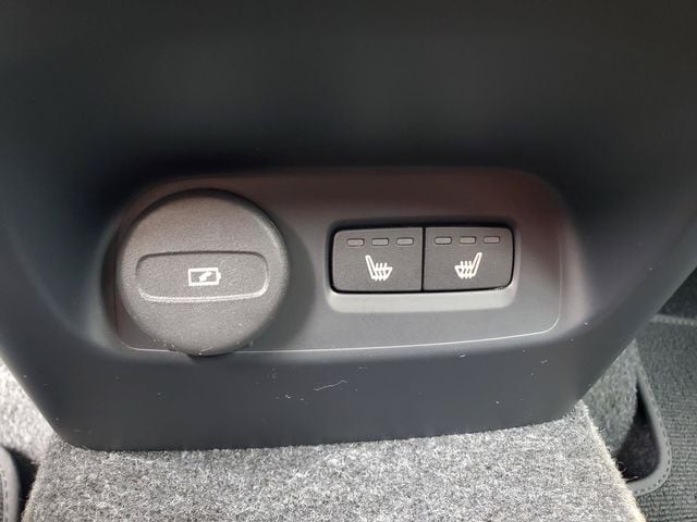 2026 Volvo XC40 Core - Photo 31