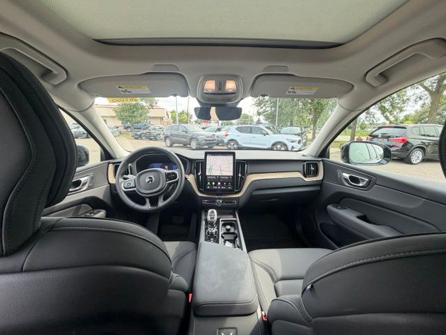 2026 Volvo XC60 Plus - Photo 14