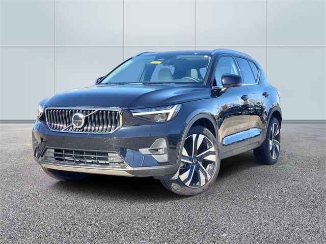 2025 Volvo XC40 Plus
