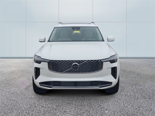 2026 Volvo XC90 T8 photo 2