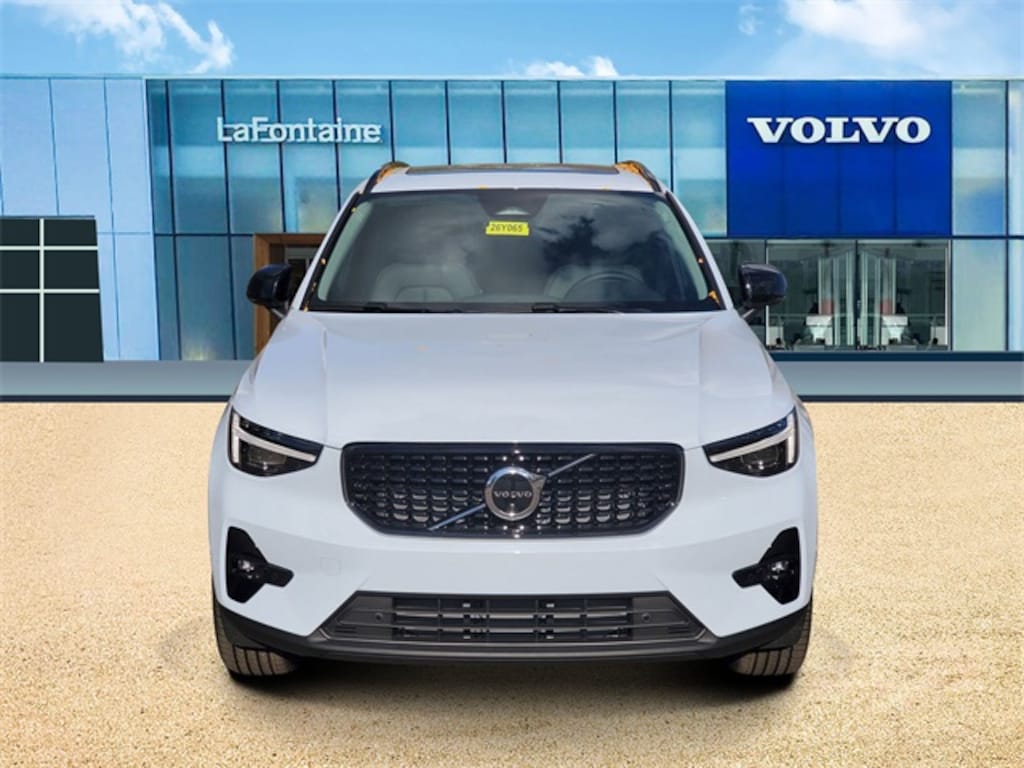 New 2026 Volvo XC40 B5 Plus SUV