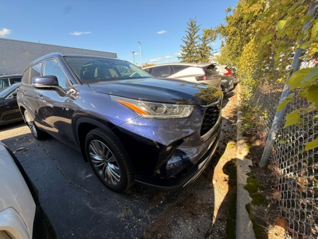 Used 2022 Toyota Highlander Platinum SUV