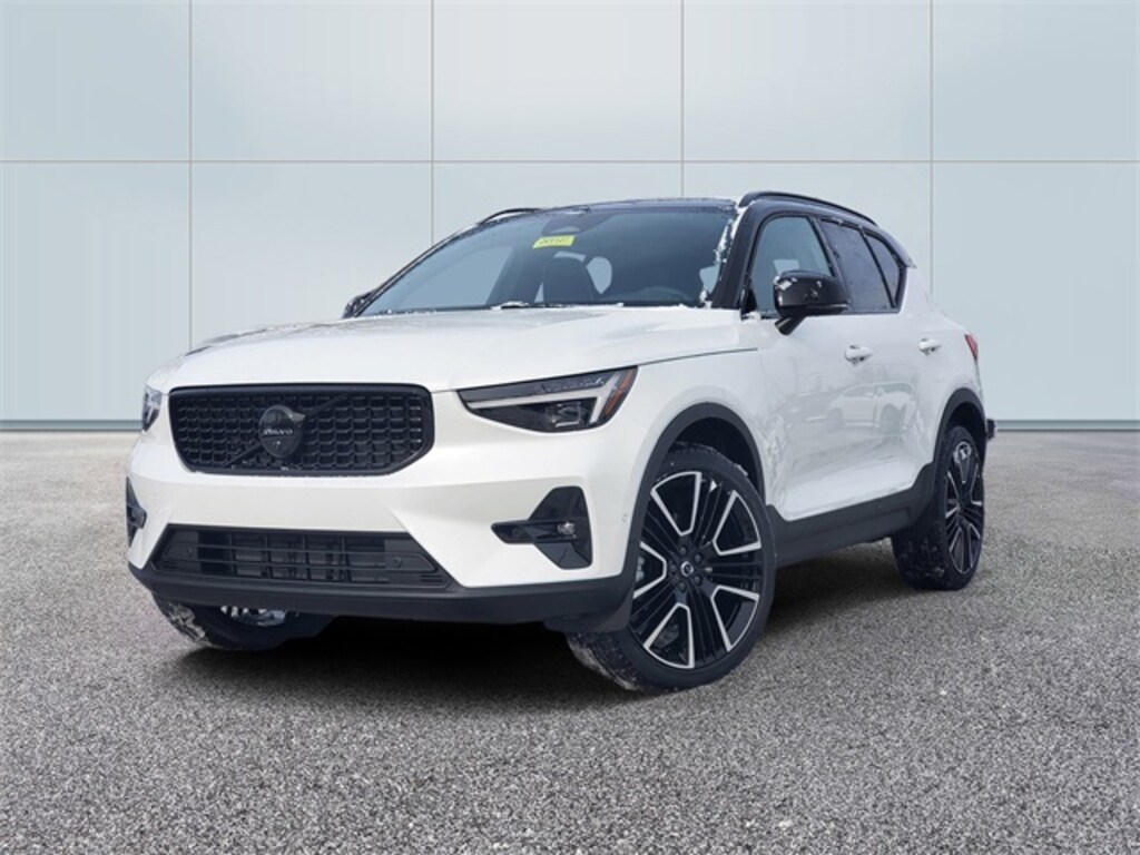 New 2026 Volvo XC40 B5 Ultra Black Edition SUV