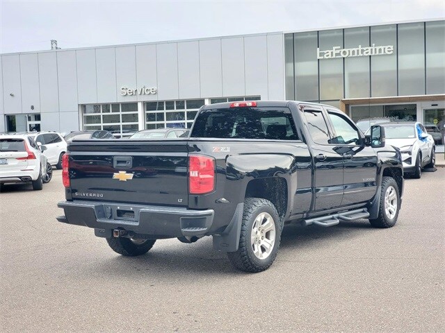 2016 Chevrolet Silverado 1500 LT photo 4